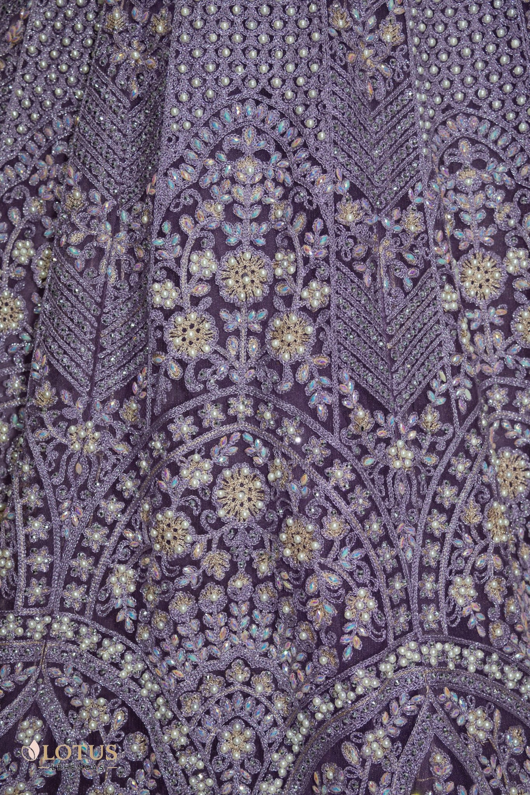 Lilac Embroidered Lehenga met Parels & Kristallen - Lotus Lehengas