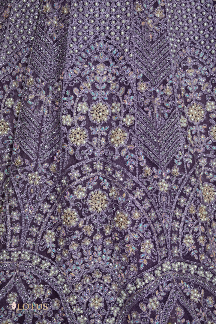 Lilac Embroidered Lehenga met Parels & Kristallen - Lotus Lehengas